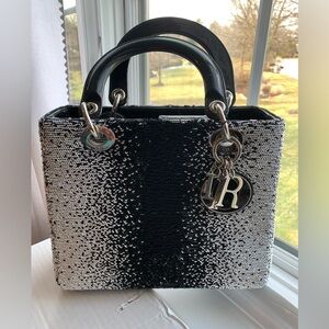 Dior Mini Lady Dior
Black/White Sequins
Silver-tone hardware